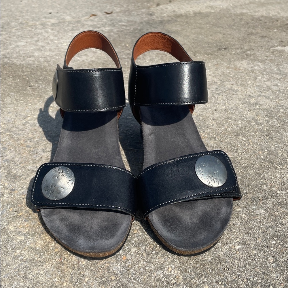Taos Carousel 3 Wedge Sandals - Picture 2 of 8